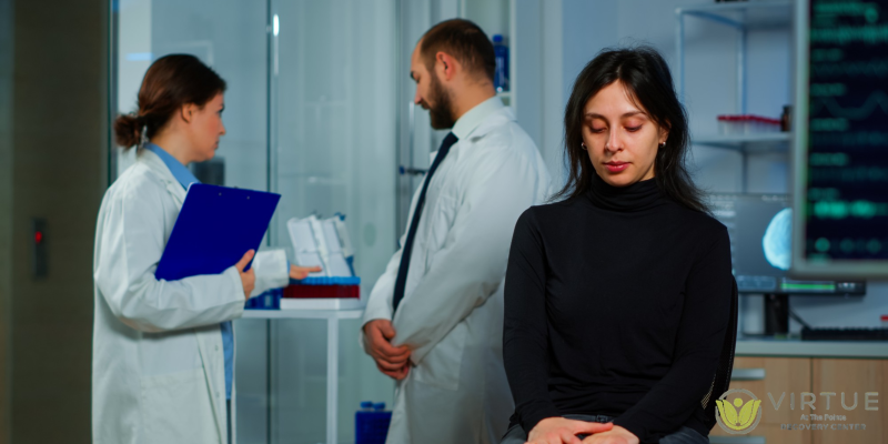 what are the symptoms and risks of delirium tremens
